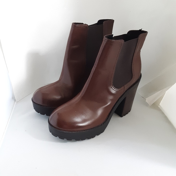 H & M - divided- chunky lug sole ankle boots - Picture 7 of 13